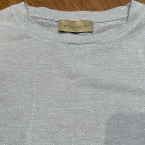 Momoni worn once, excellent condition